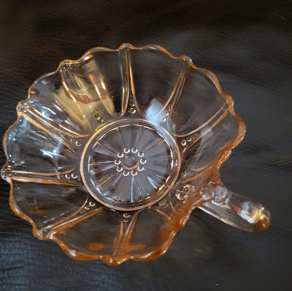 Pink Depression Glass Heart Bowl Oyster& Pearl Pattern by Anchor Hocking Vintage - Picture 2 of 9